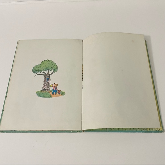 Vintage The Berenstain Bears The Big Honey Hunt Book - Picture 16 of 16